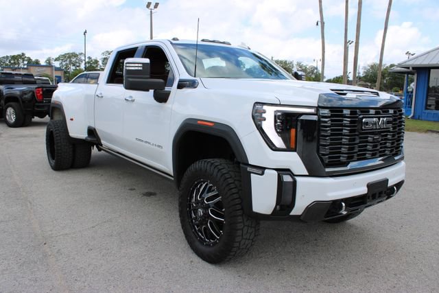 Used 2024 GMC Sierra 3500 Denali Ultimate AWD/4WD image 14