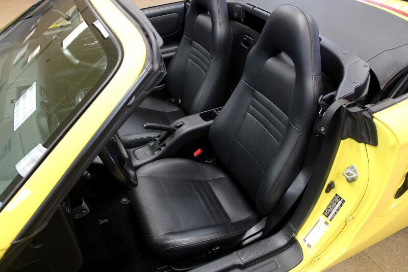 Used 2004 Toyota MR2 image 20