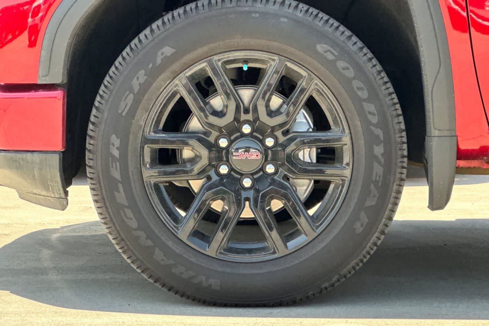 Used 2024 GMC Sierra 1500 Elevation w/ LPO, Elevation Black Package AWD/4WD image 12