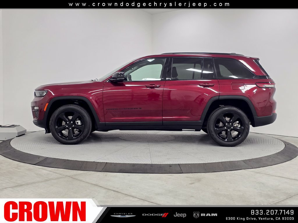 Certified 2024 Jeep Grand Cherokee Limited w/ Black Appearance Package RWD image 4
