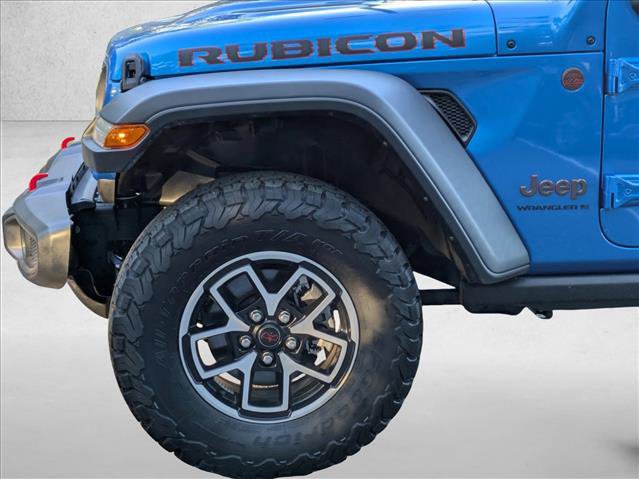 Used 2024 Jeep Wrangler Unlimited Rubicon w/ Technology Group image 9