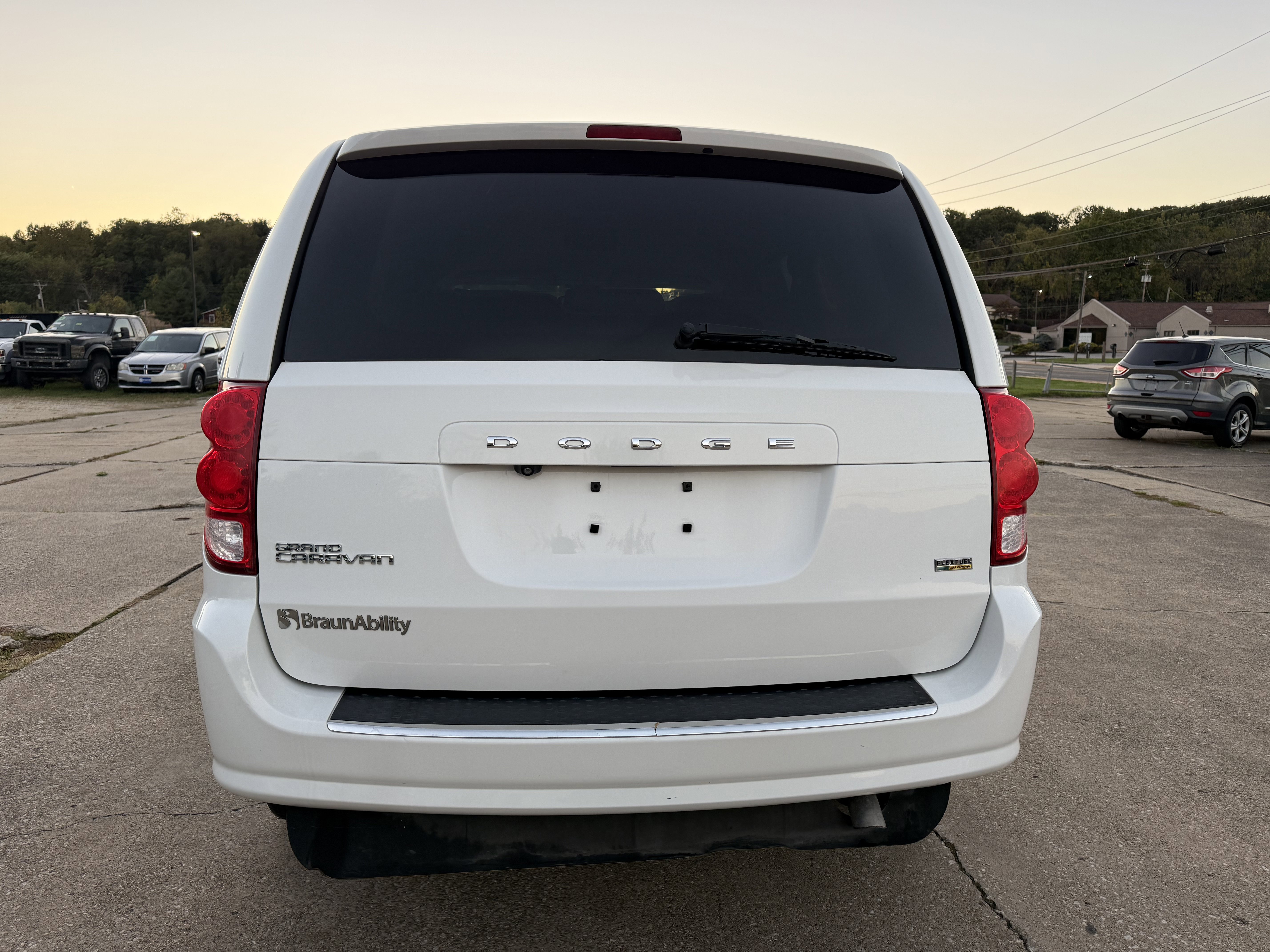 Used 2019 Dodge Grand Caravan SE image 9