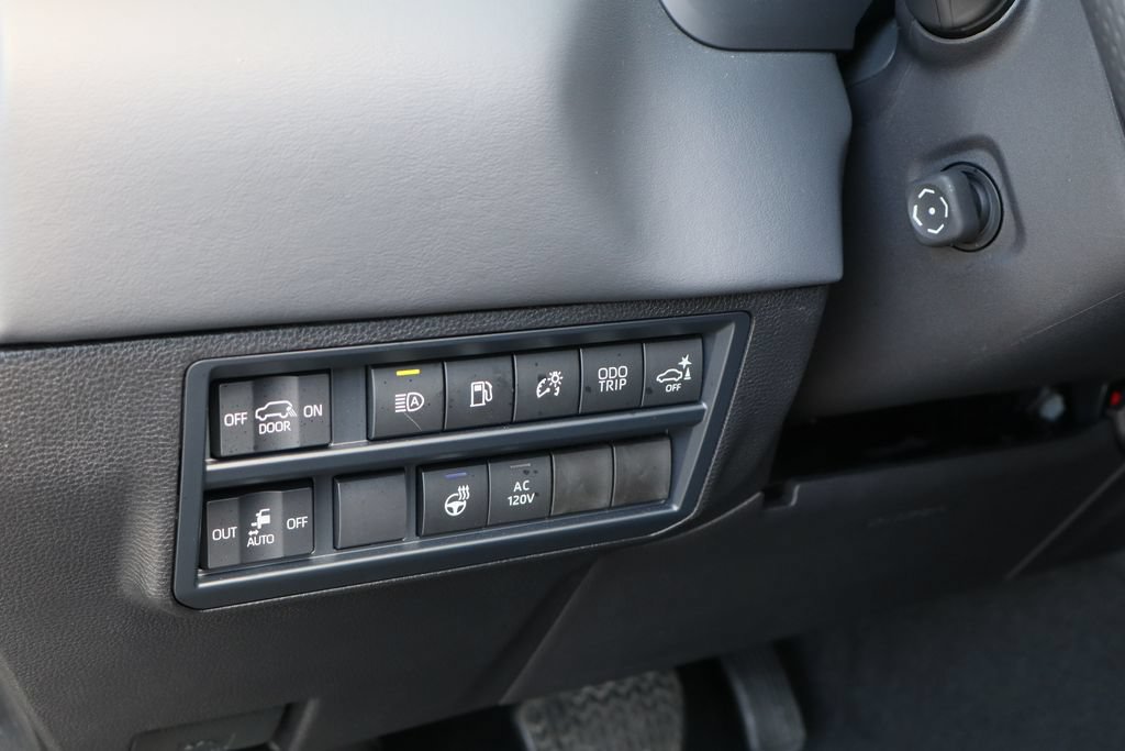 Used 2026 Toyota Sequoia Platinum AWD/4WD image 12