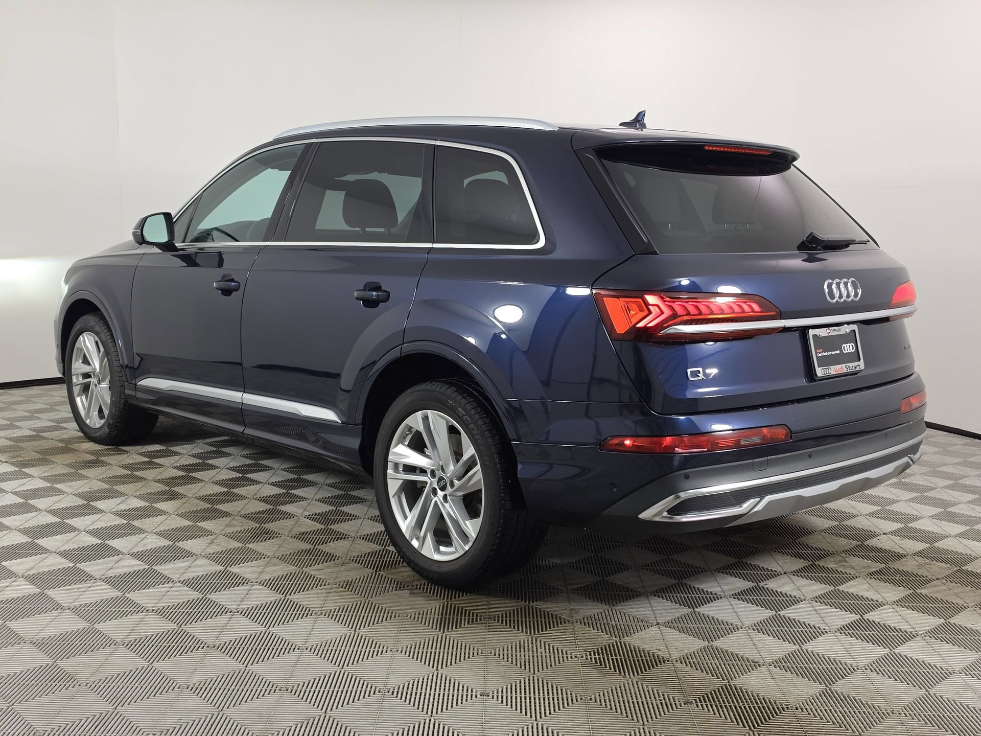 Used 2023 Audi Q7 2.0T Premium Plus w/ Premium Plus Package AWD/4WD image 5