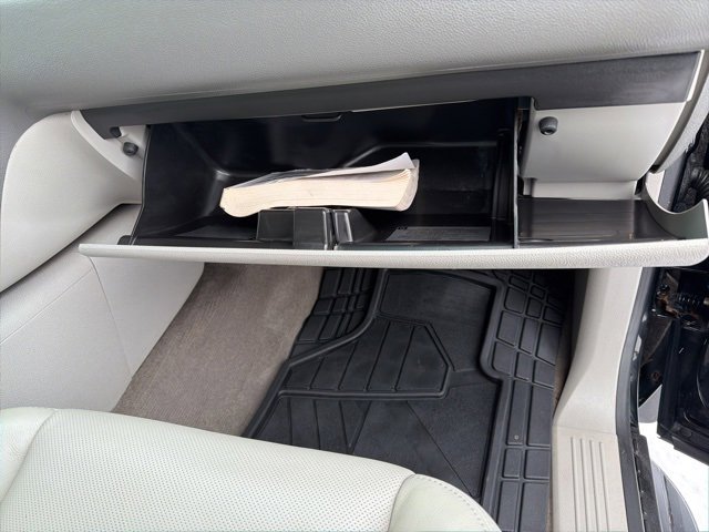 Used 2013 Chevrolet Avalanche LT image 31