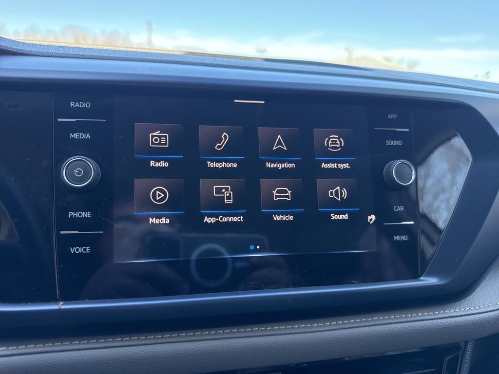 Used 2024 Volkswagen Taos SE image 31