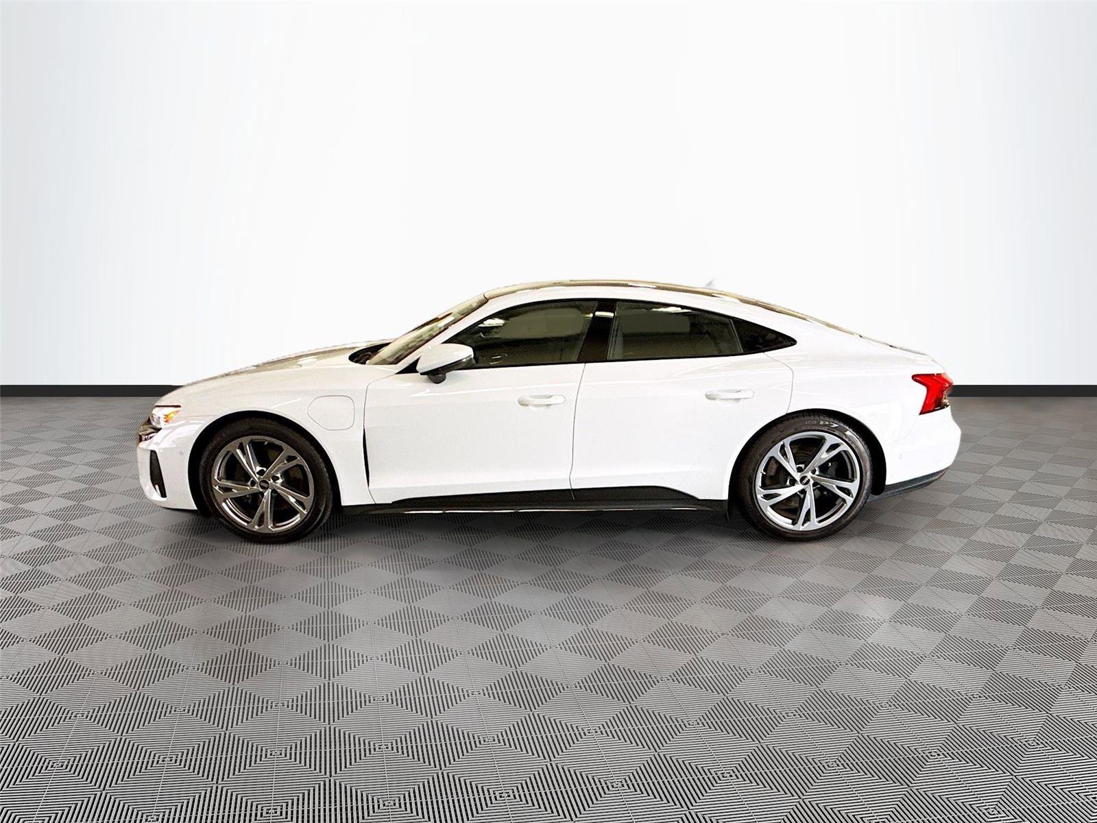 Used 2023 Audi e-tron GT Prestige w/ Prestige Package AWD/4WD image 4
