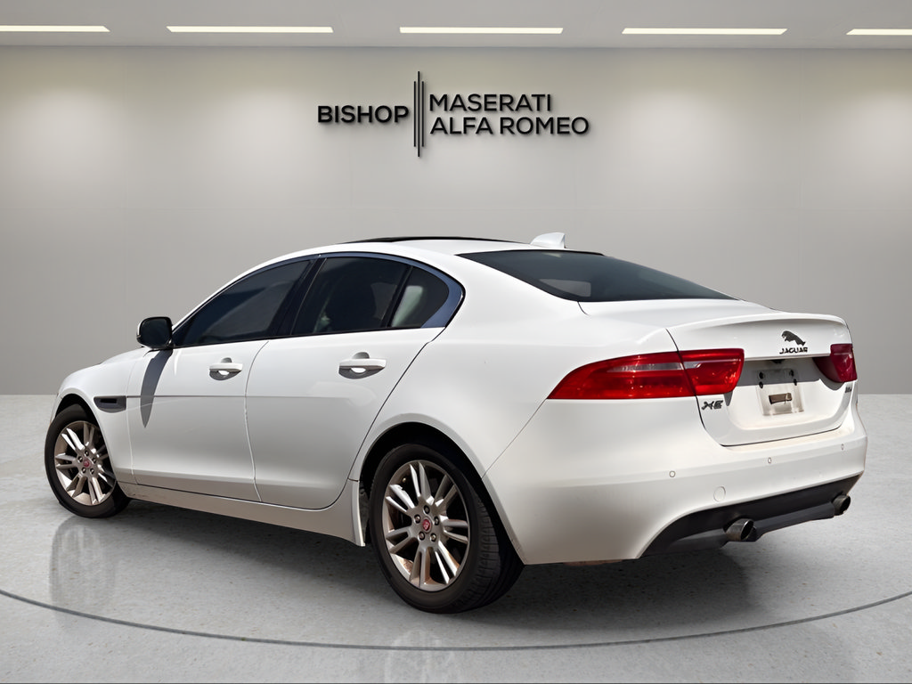 Used 2017 Jaguar XE Premium RWD image 3