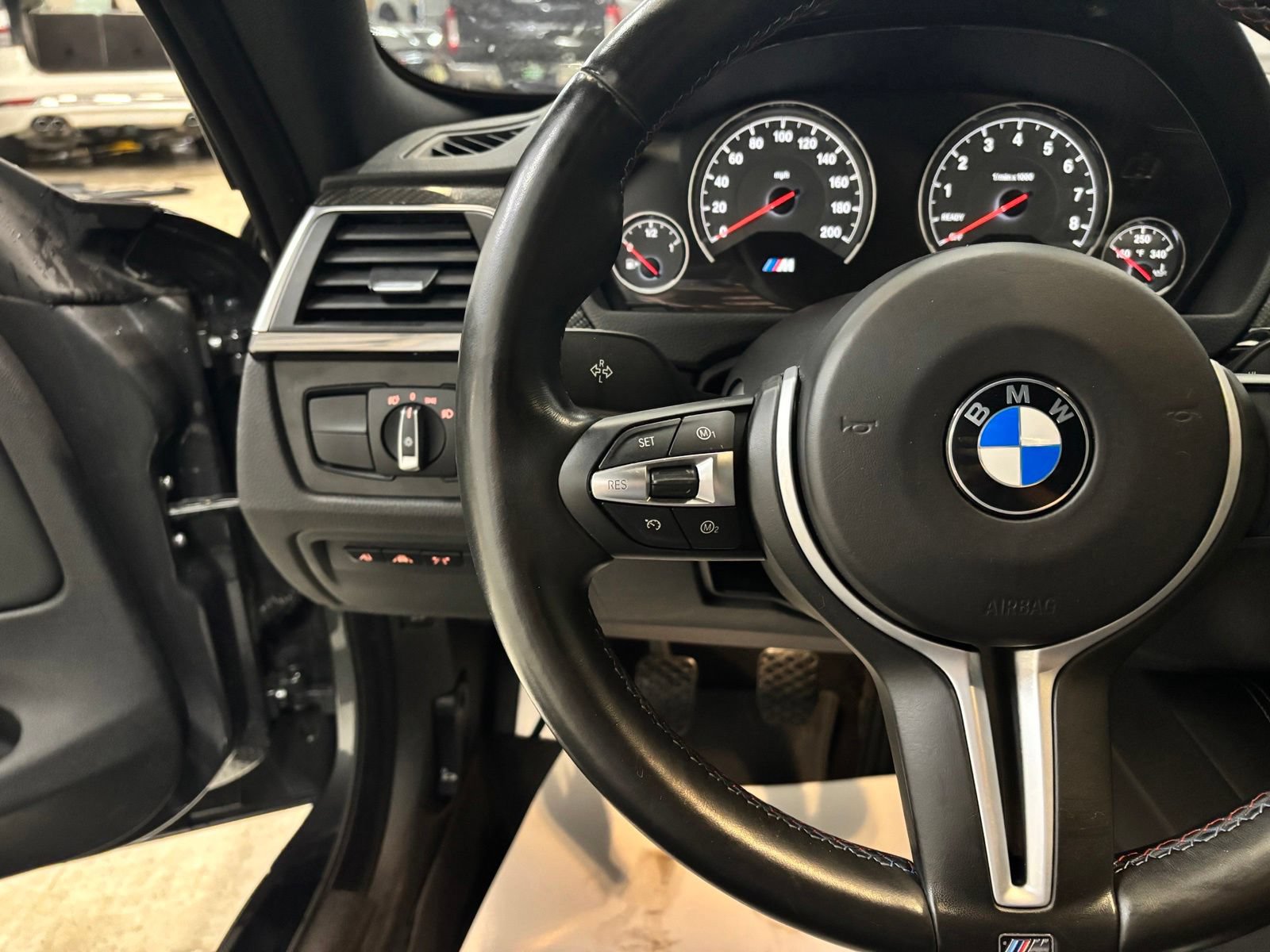 Used 2020 BMW M4 Coupe w/ Competition Package RWD image 14