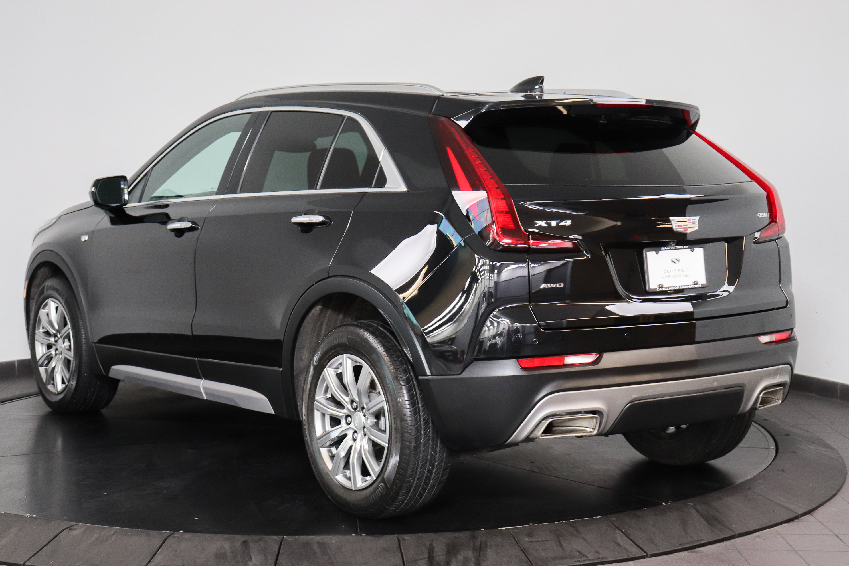 Used 2023 Cadillac XT4 Premium Luxury AWD/4WD image 4