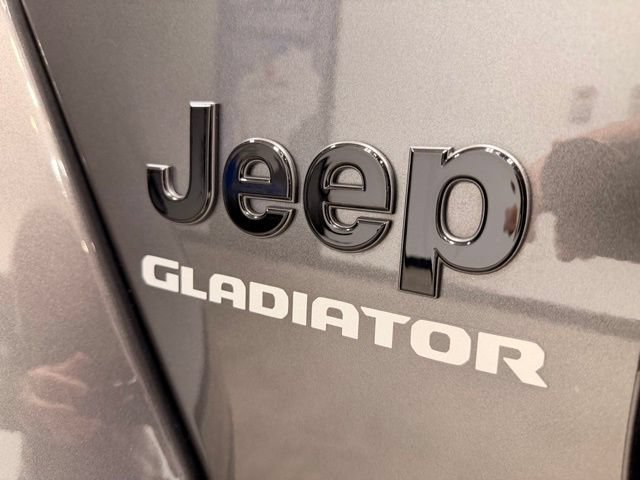 Used 2021 Jeep Gladiator Overland AWD/4WD image 14