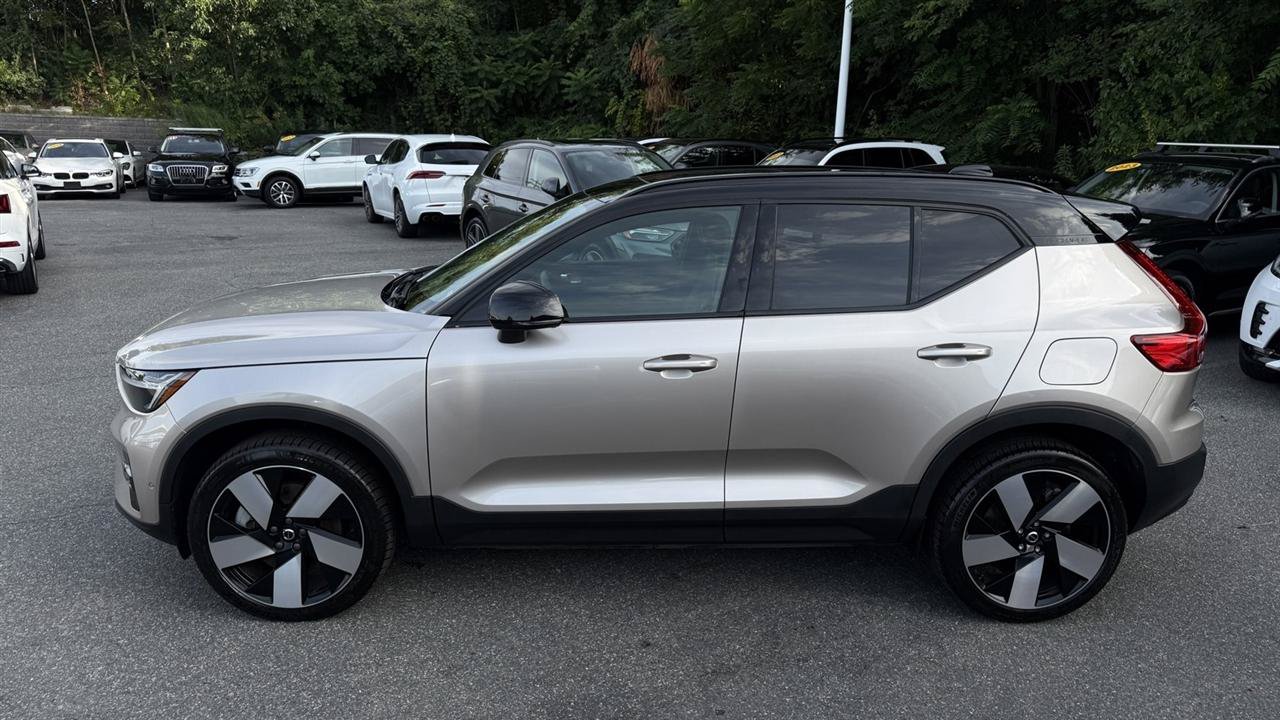 Used 2023 Volvo XC40 Recharge Ultimate AWD/4WD image 12