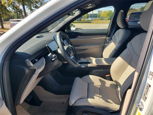 New 2025 Volvo EX90 Ultra w/ Protection Package Premier image 14