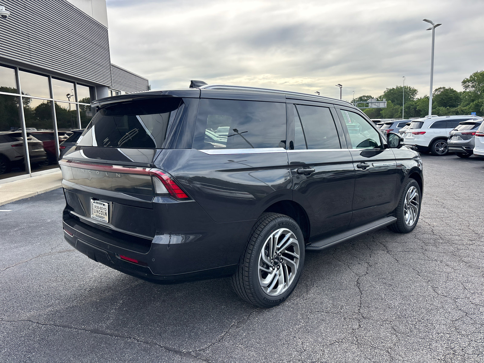 New 2026 Lincoln Navigator Premiere AWD/4WD image 7