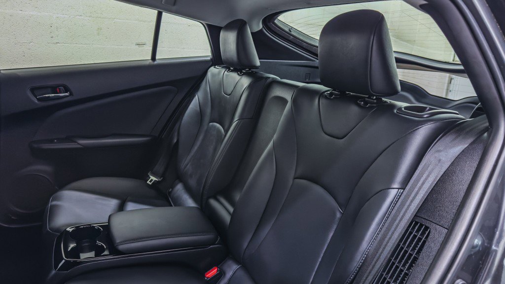 Used 2017 Toyota Prius Prime Premium image 16