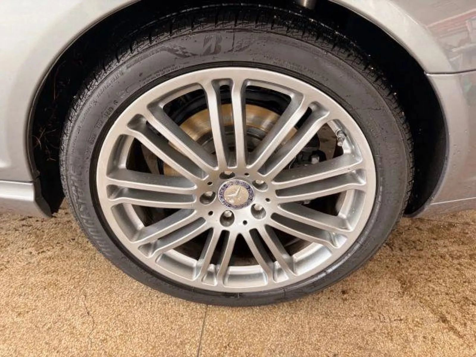 Used 2010 Mercedes-Benz CL 550 4MATIC image 36