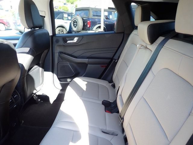 Used 2022 Ford Escape SEL w/ Technology Package AWD/4WD image 12