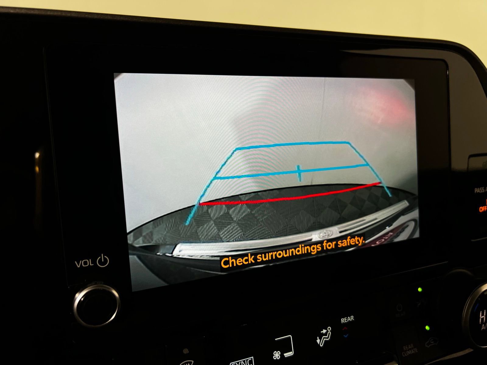 Certified 2023 Toyota Highlander LE image 19