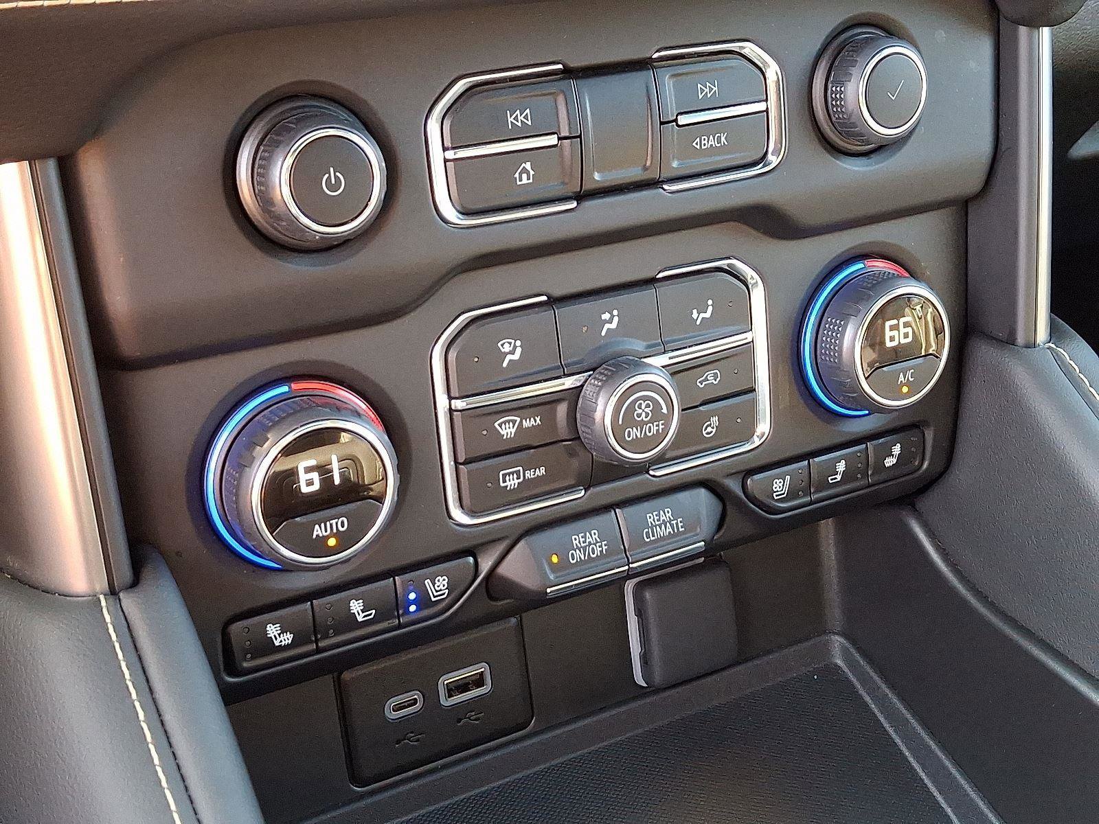 Used 2024 Chevrolet Suburban Premier w/ Advanced Technology Package image 19