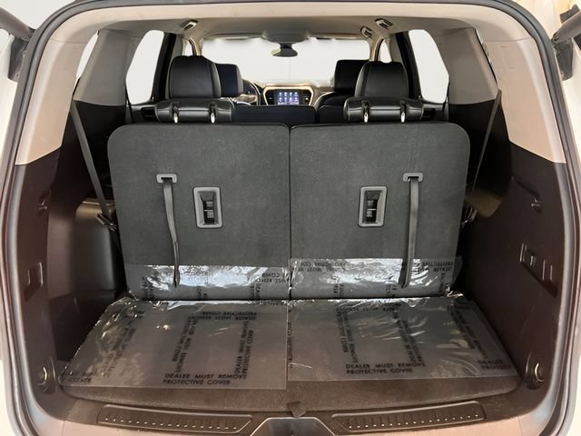 Used 2023 GMC Acadia SLT AWD/4WD image 10