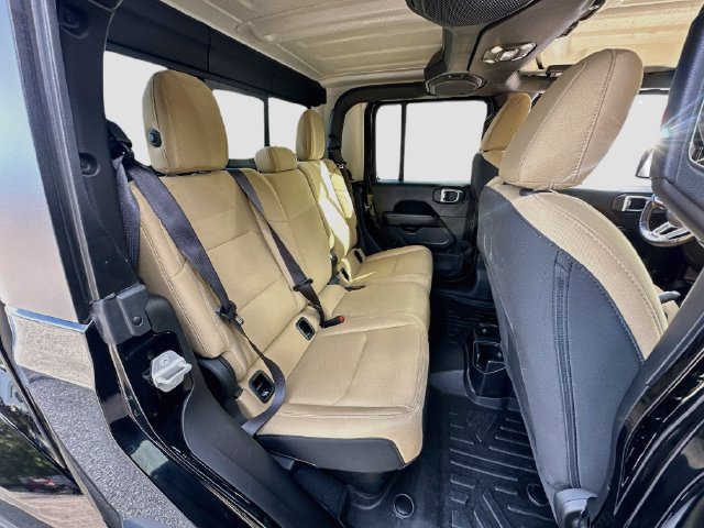 Used 2021 Jeep Gladiator Overland AWD/4WD image 26