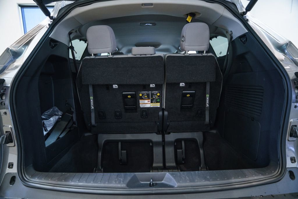 Certified 2026 Toyota Sienna LE FWD image 36