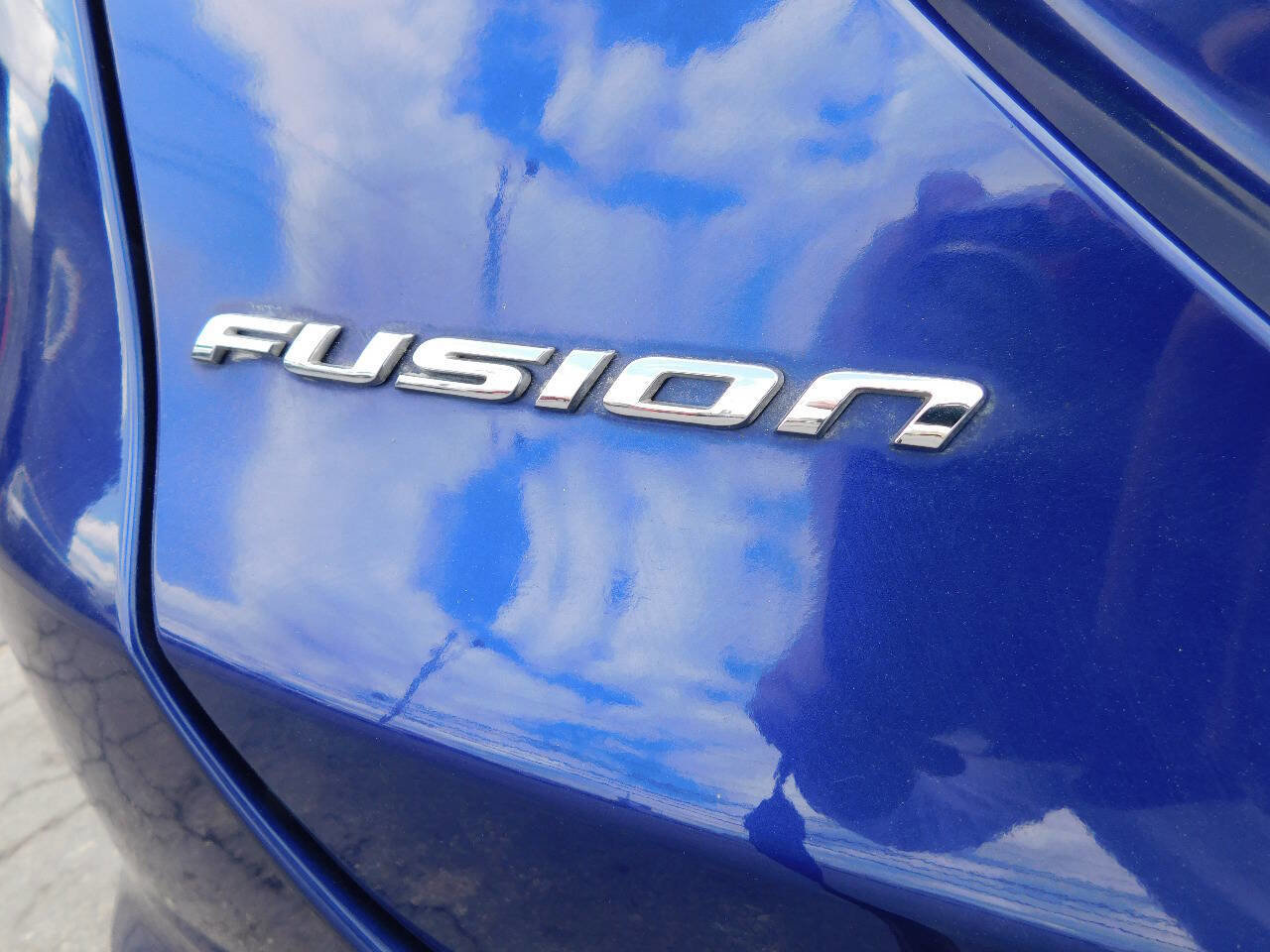 Used 2016 Ford Fusion SE FWD image 19