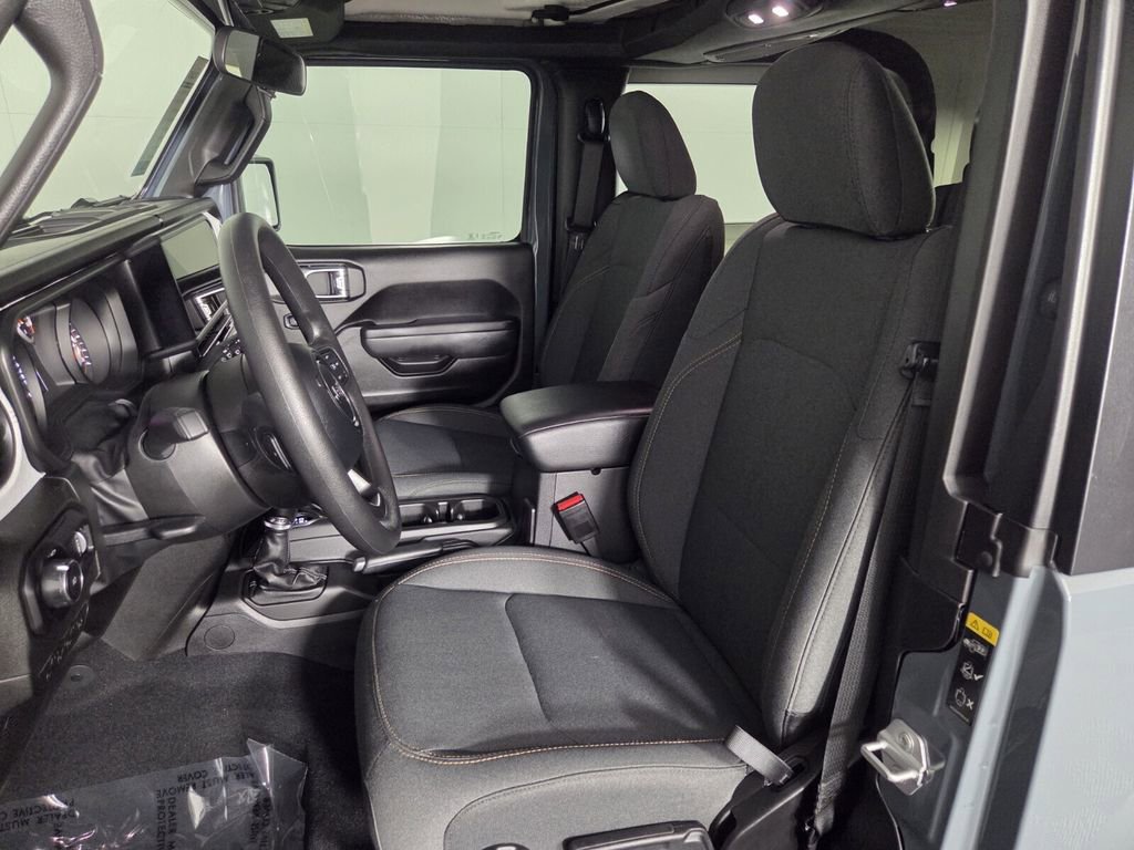 Used 2026 Jeep Wrangler Sport AWD/4WD image 9