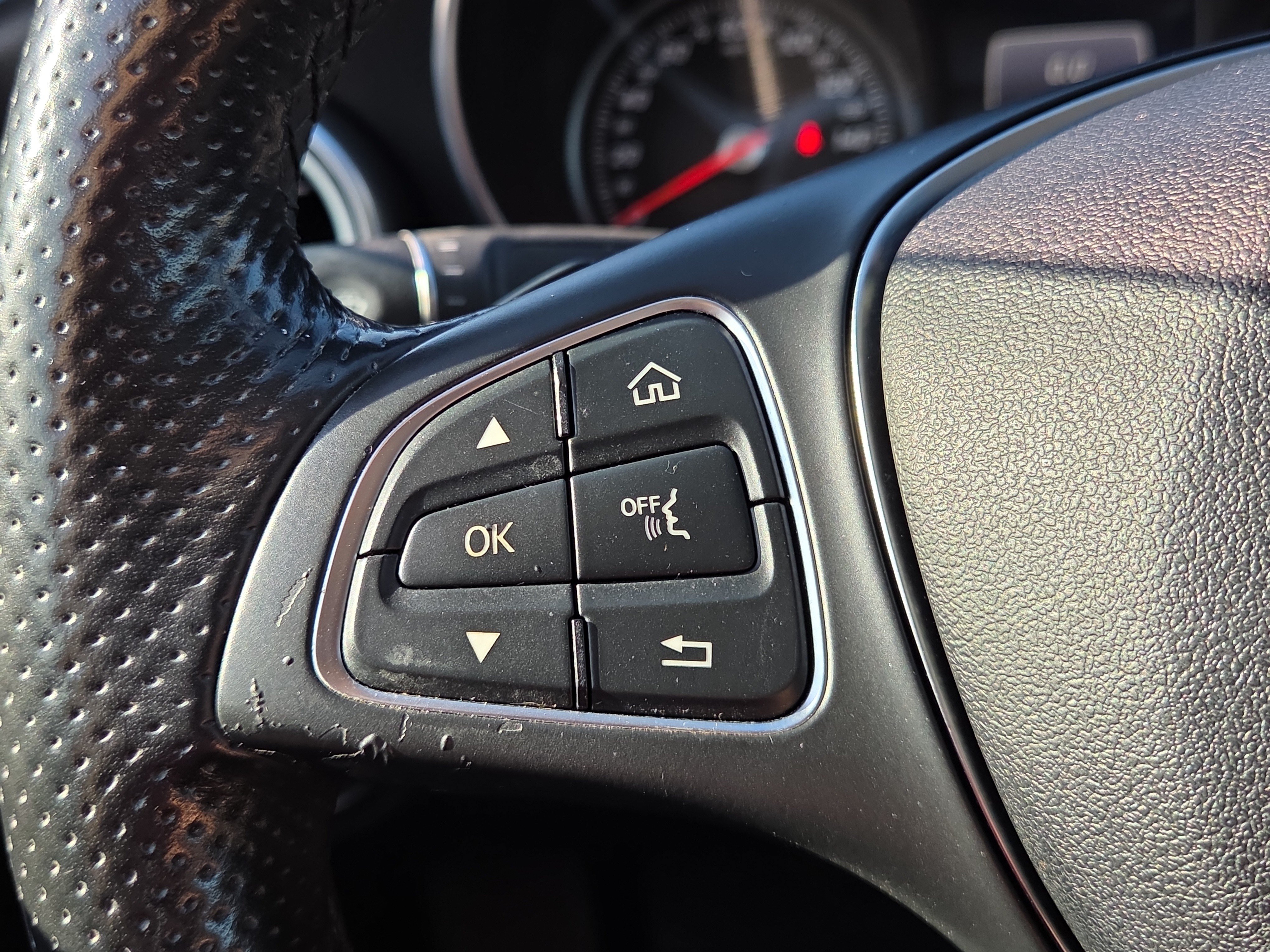 Used 2017 Mercedes-Benz C 300 4MATIC Sedan image 19