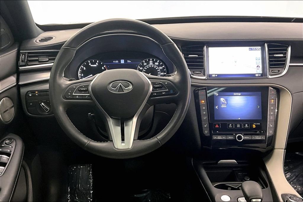 Used 2023 INFINITI QX55 Essential image 4