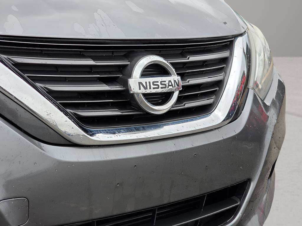 Used 2016 Nissan Altima 2.5 S w/ Power Driver Seat Package image 9