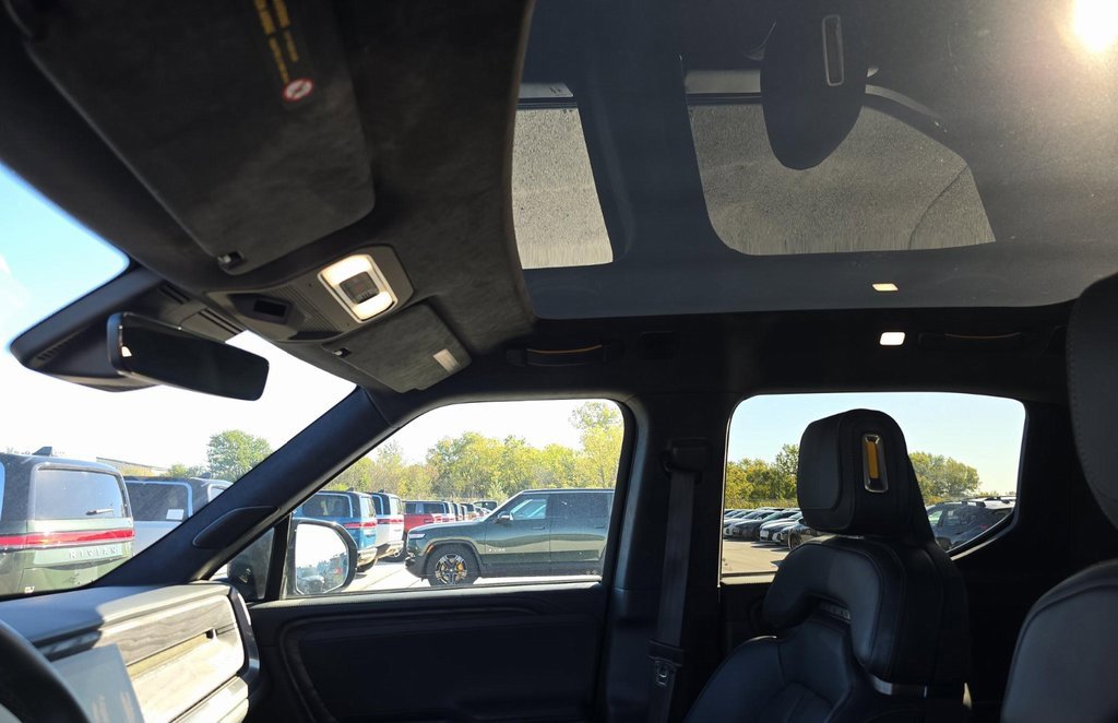 Used 2022 Rivian R1T Adventure image 14