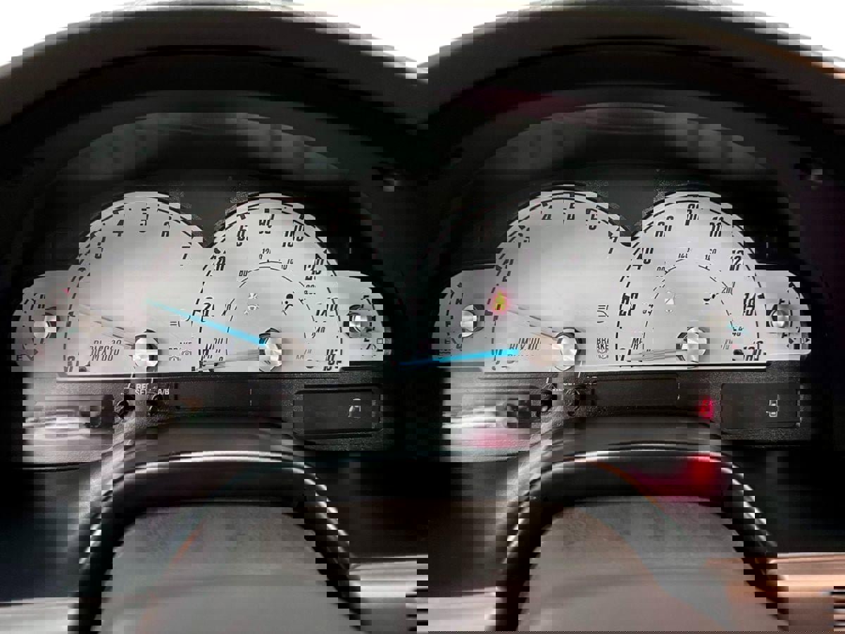 Used 2002 Ford Thunderbird Deluxe image 15