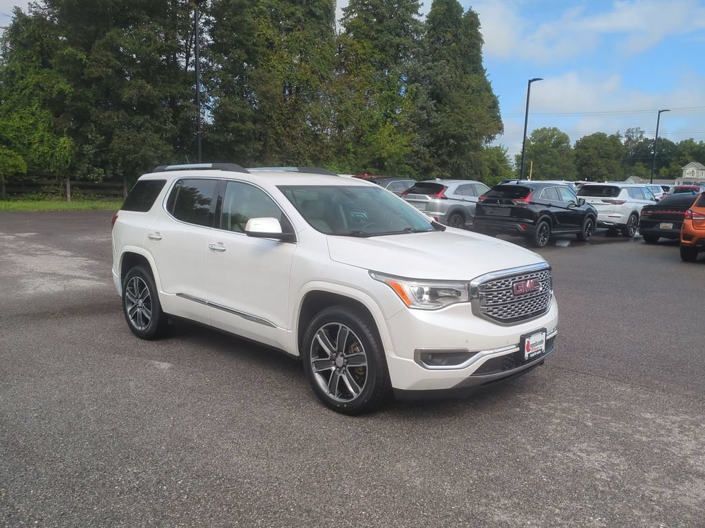 Used 2019 GMC Acadia Denali w/ Technology Package FWD image 3