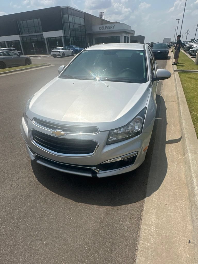 Used 2015 Chevrolet Cruze LT FWD image 3