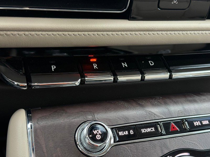 Certified 2022 Lincoln Aviator Reserve w/ Equipment Group 201A image 24