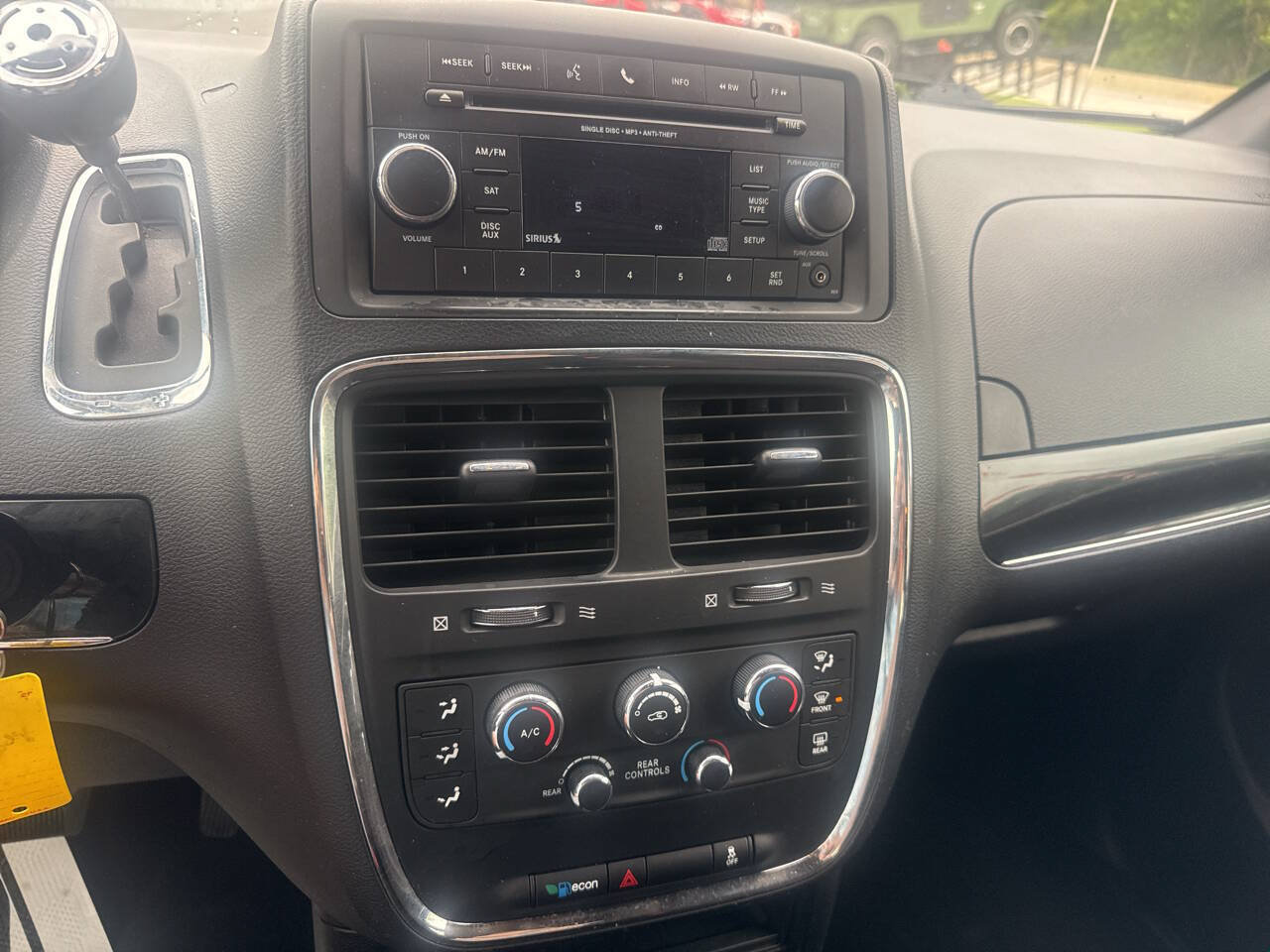 Used 2014 Dodge Grand Caravan SE FWD image 36