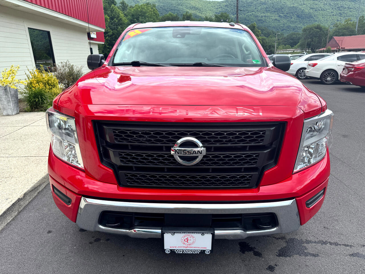 Used 2021 Nissan Titan SV w/ Accessory Utility Package image 9