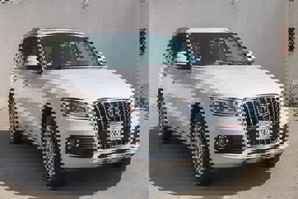 Used 2016 Audi Q5 2.0T Premium Plus w/ Technology Package image 4