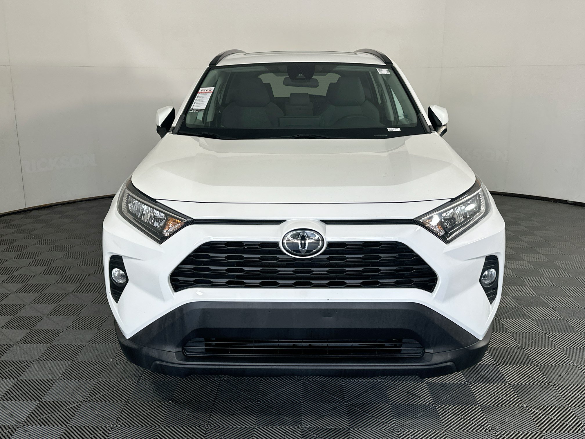 Used 2021 Toyota RAV4 XLE w/ Convenience Package FWD image 8