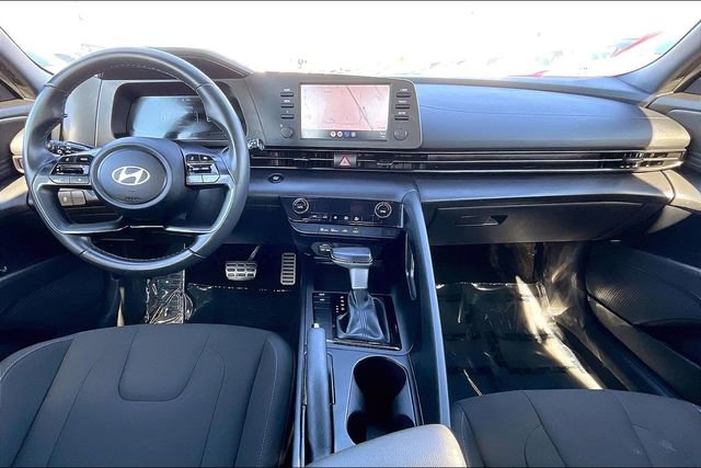 Certified 2025 Hyundai Elantra Sport w/ Cargo Package image 15