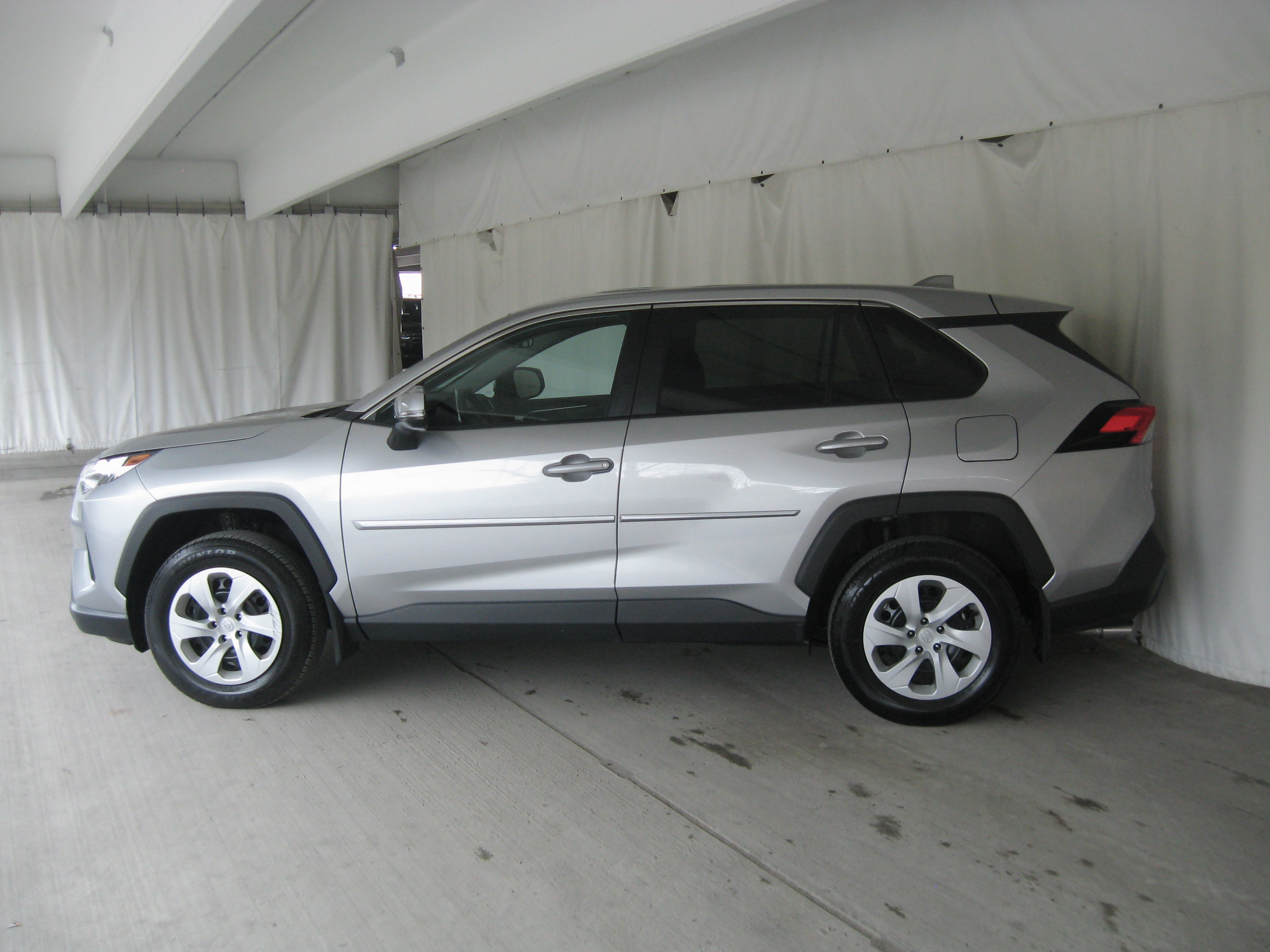 Used 2024 Toyota RAV4 LE image 22