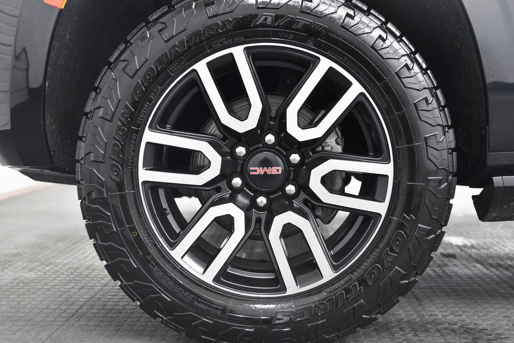 Used 2023 GMC Yukon XL AT4 image 8