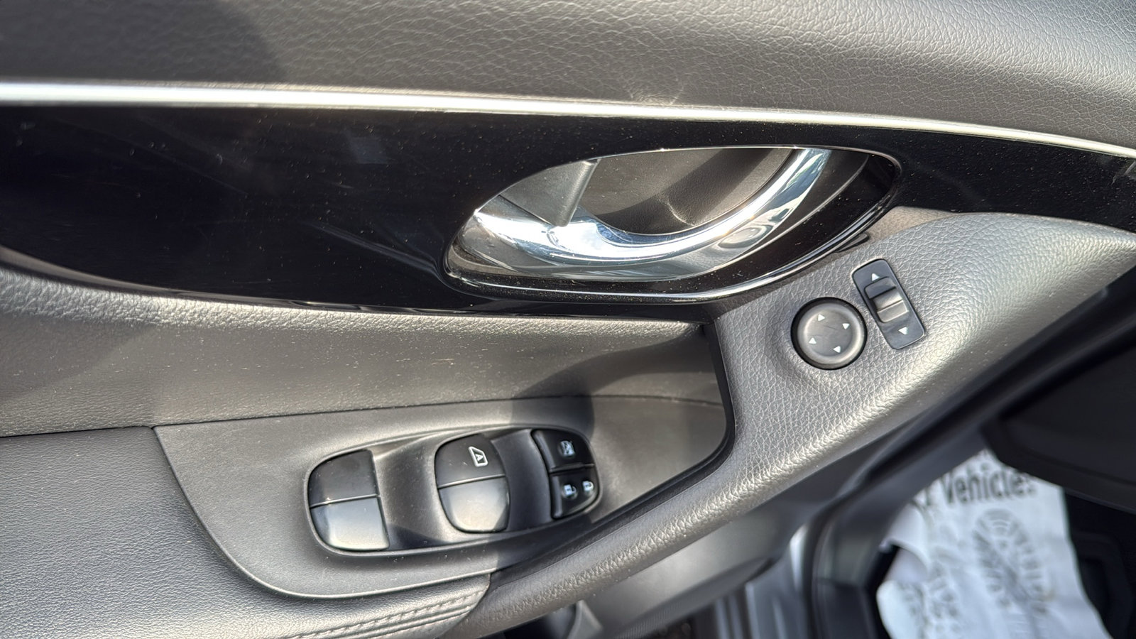 Used 2019 Nissan Rogue Sport SL image 7