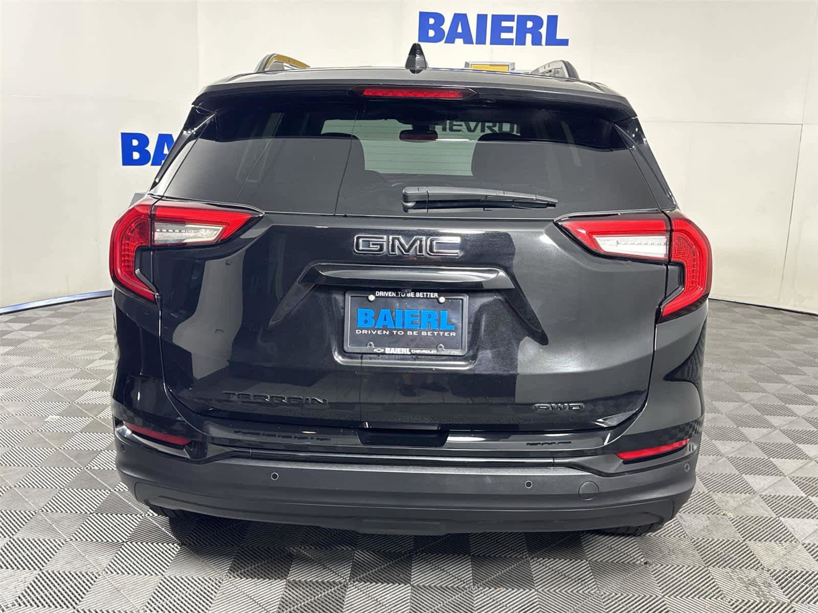 Used 2023 GMC Terrain SLE w/ Elevation Edition AWD/4WD image 4