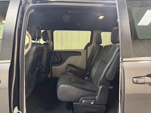 Used 2019 Dodge Grand Caravan SXT w/ Rear Park Assist Package FWD image 26