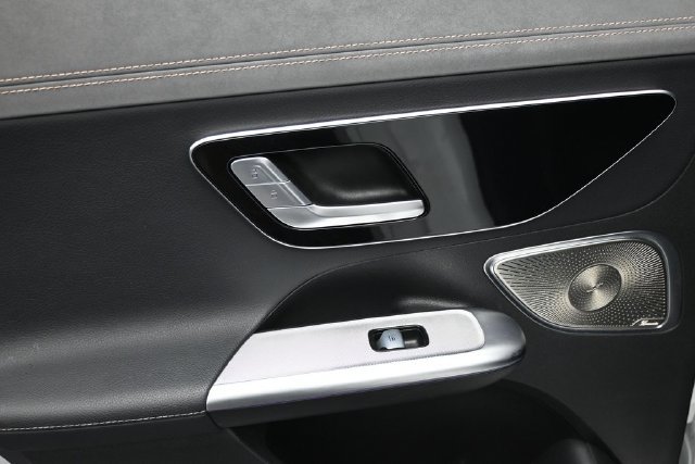 Used 2023 Mercedes-Benz EQE 500 4MATIC Sedan w/ Pinnacle Trim Package image 8