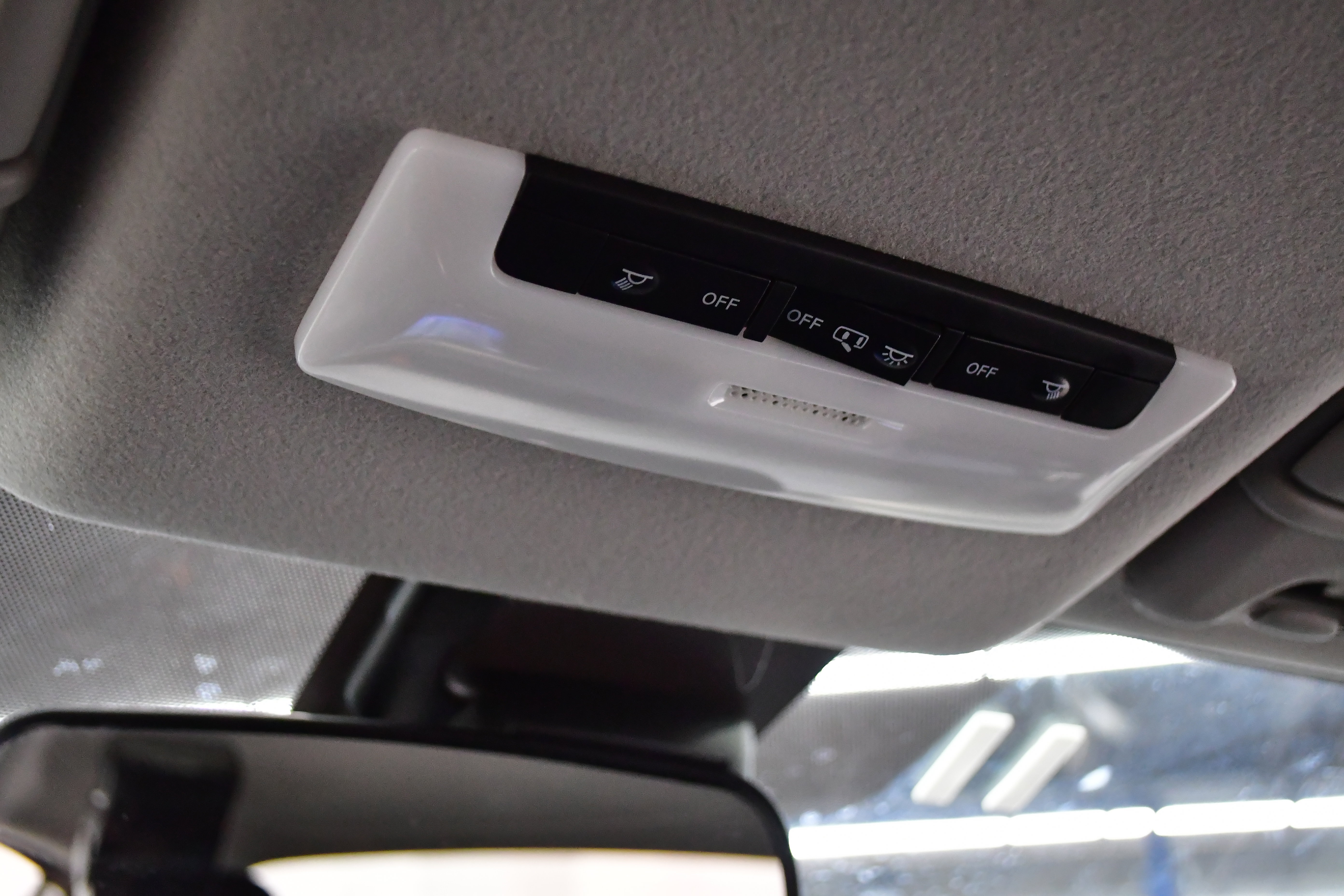 Used 2025 Nissan Versa SV image 29