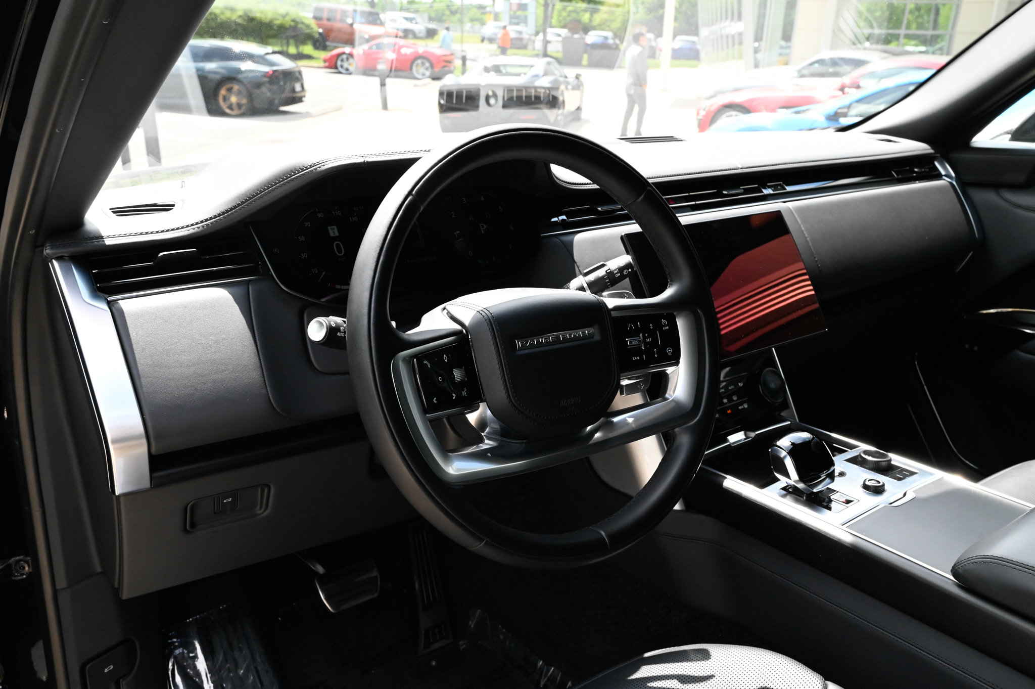 Used 2023 Land Rover Range Rover SV AWD/4WD image 16