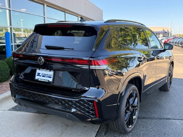 New 2026 Volkswagen Tiguan SE R-Line AWD/4WD image 3
